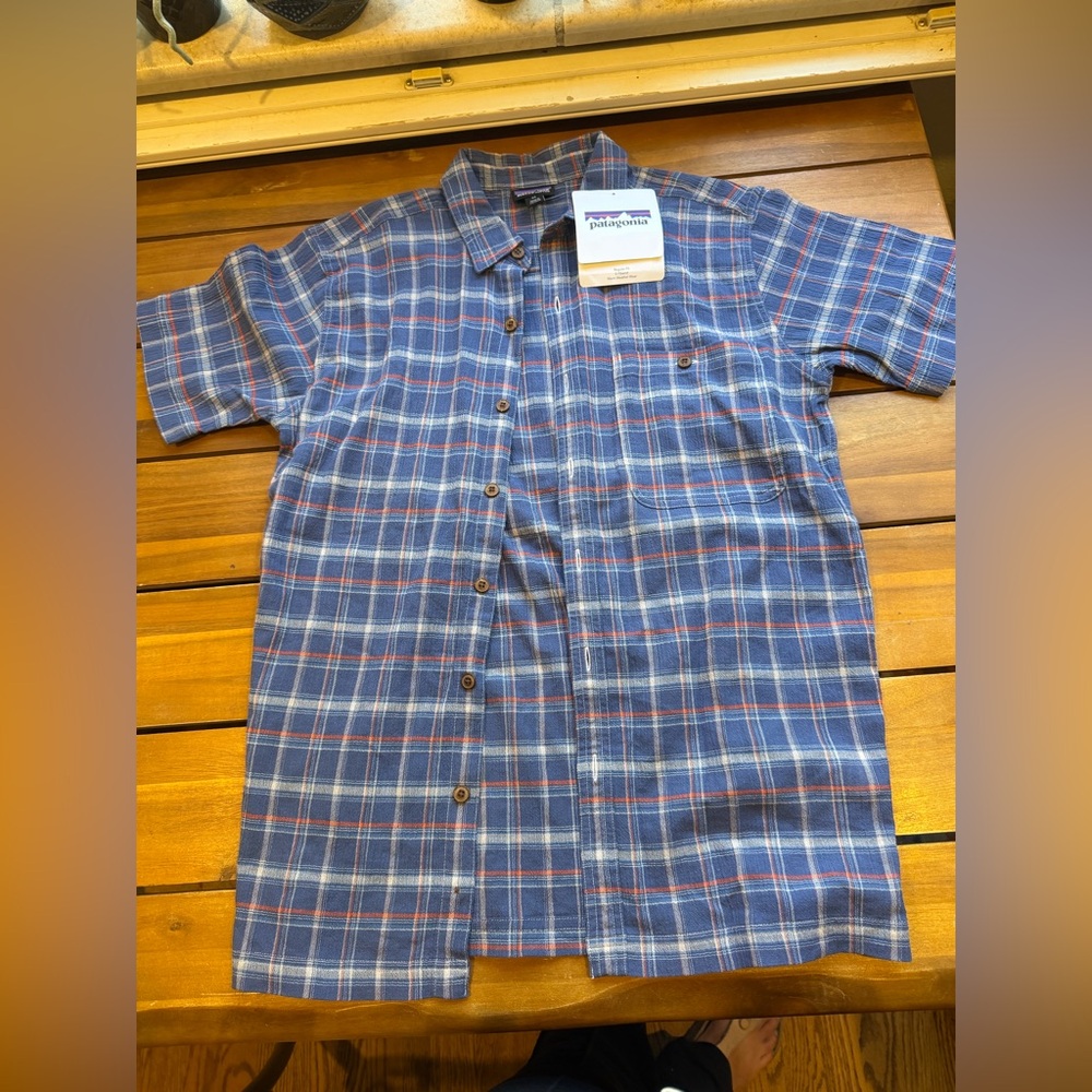 NWT Patagonia Blue Plaid Short-Sleeve Button-Down Shirt Size Extra Small